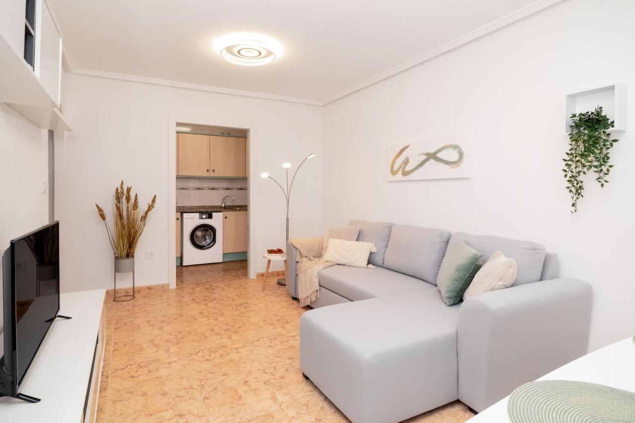 Piso En El Centro Apartment Torrevieja Exterior foto