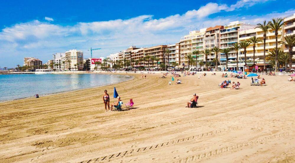 Piso En El Centro Apartment Torrevieja Exterior foto